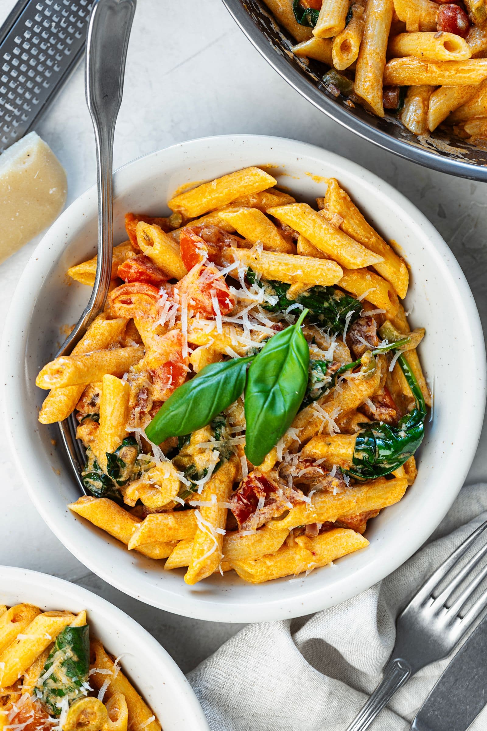 Creamy Tomato & Spinach Penne (One Pot Pasta)